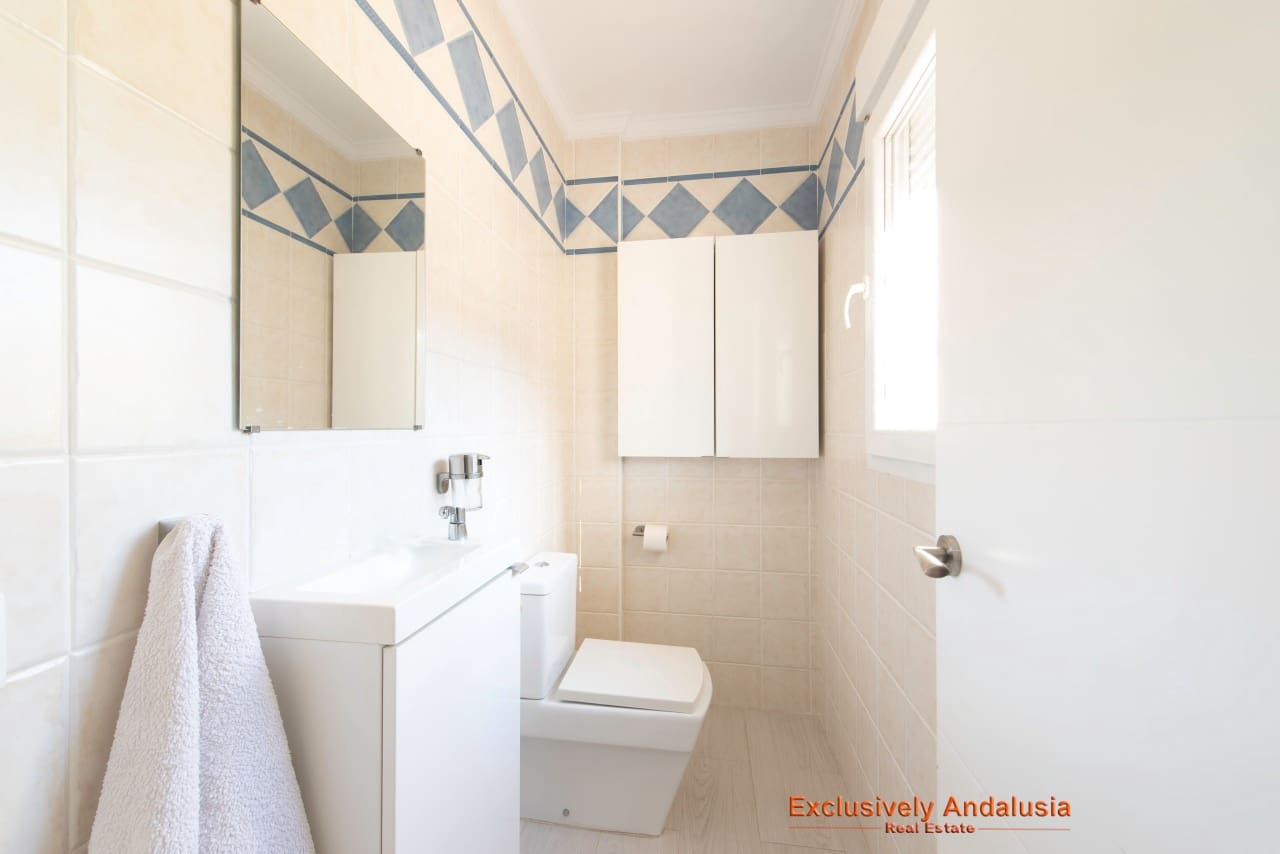 3 bedroom Townhouse for sale in Velez de Benaudalla with garage - € 229,000 (Ref: 9815076)