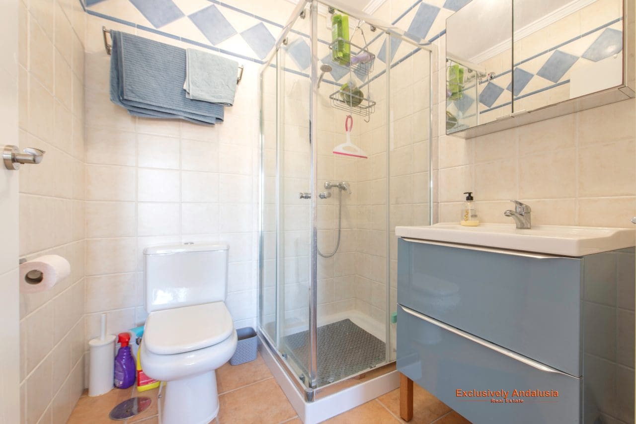 3 bedroom Townhouse for sale in Velez de Benaudalla with garage - € 229,000 (Ref: 9815076)
