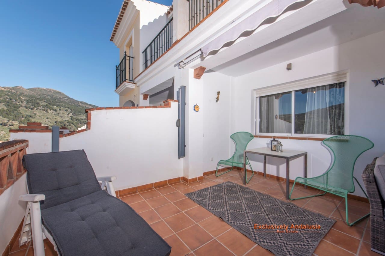 3 bedroom Townhouse for sale in Velez de Benaudalla with garage - € 229,000 (Ref: 9815076)