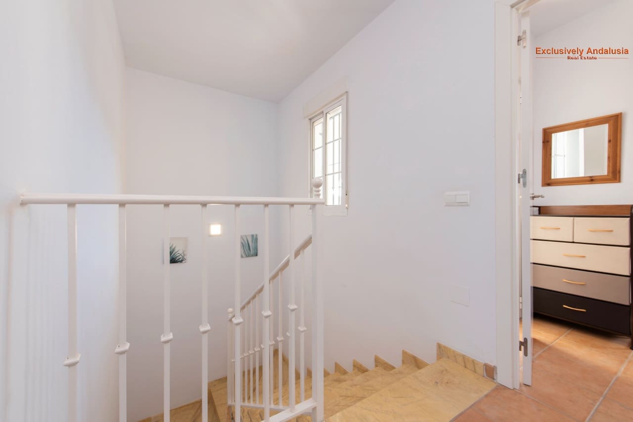3 bedroom Townhouse for sale in Velez de Benaudalla with garage - € 229,000 (Ref: 9815076)