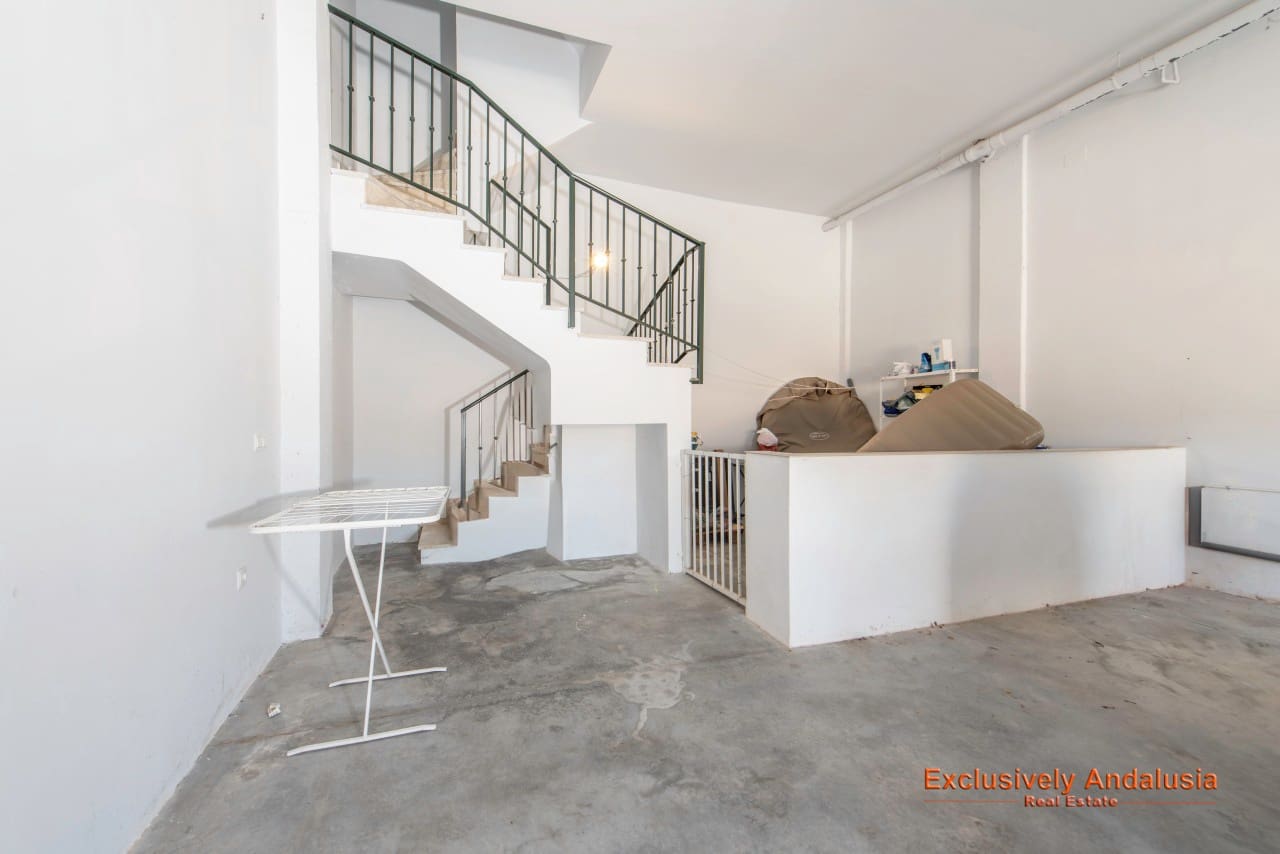3 bedroom Townhouse for sale in Velez de Benaudalla with garage - € 229,000 (Ref: 9815076)