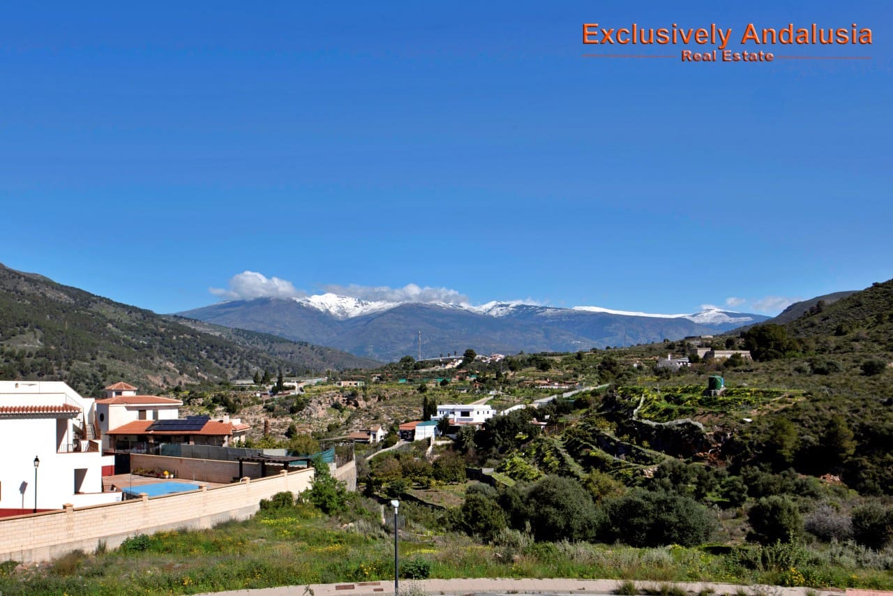 3 bedroom Townhouse for sale in Velez de Benaudalla with garage - € 229,000 (Ref: 9815076)
