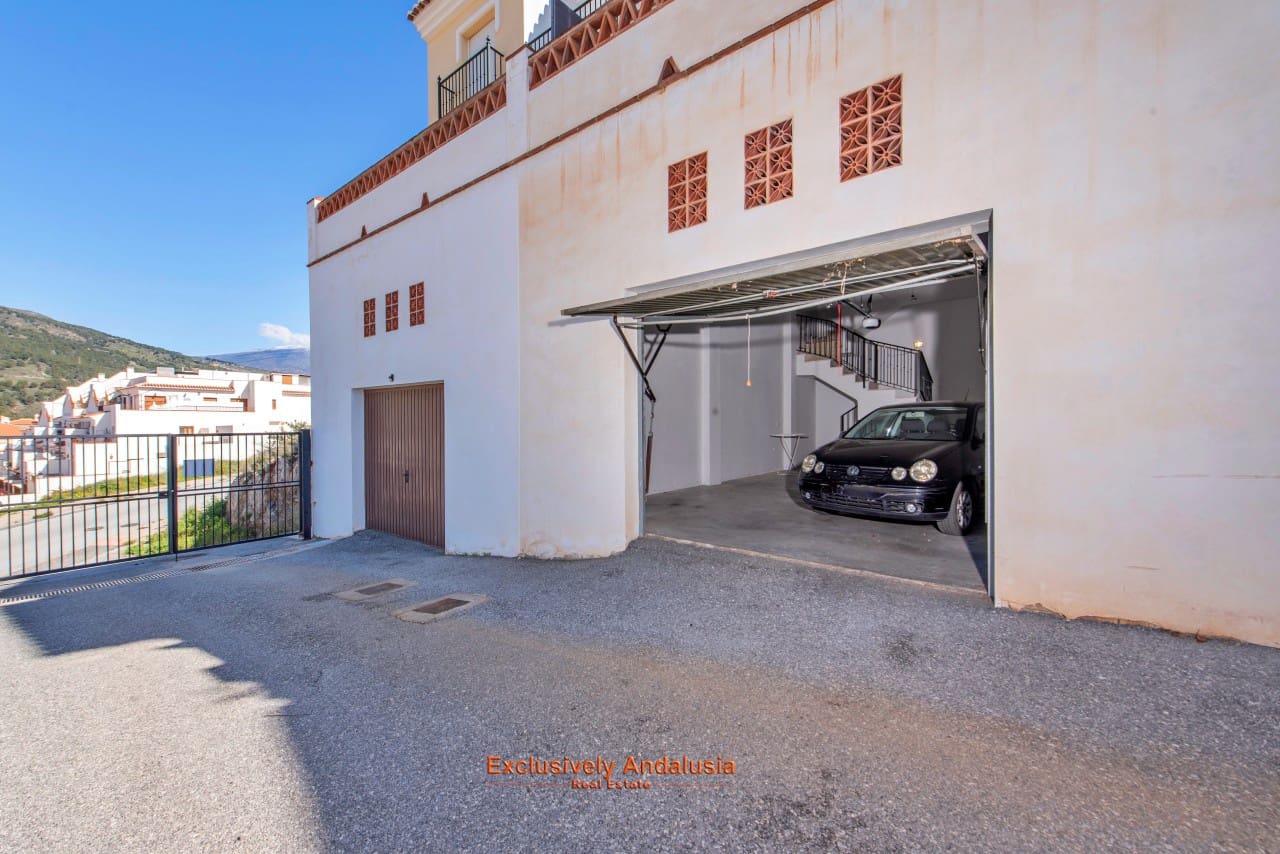 3 bedroom Townhouse for sale in Velez de Benaudalla with garage - € 229,000 (Ref: 9815076)