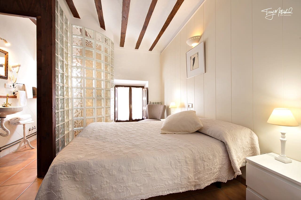 9 bedroom Guesthouse/B & B for sale in Alhama de Granada - € 499,999 (Ref: 9815077)