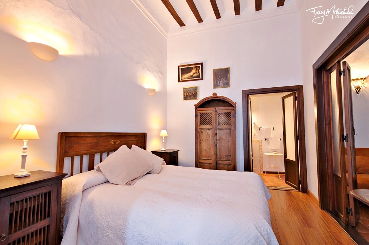 9 bedroom Guesthouse/B & B for sale in Alhama de Granada - € 499,999 (Ref: 9815077)