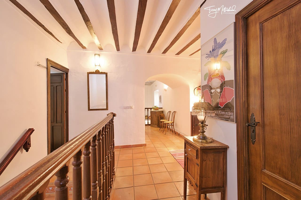 9 bedroom Guesthouse/B & B for sale in Alhama de Granada - € 499,999 (Ref: 9815077)