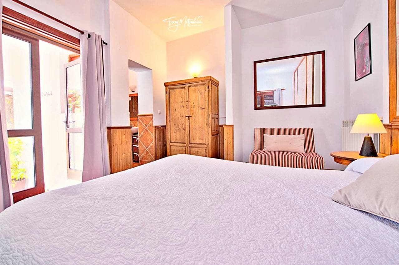 9 bedroom Guesthouse/B & B for sale in Alhama de Granada - € 499,999 (Ref: 9815077)