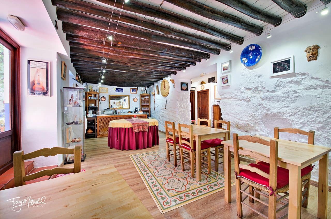 9 bedroom Guesthouse/B & B for sale in Alhama de Granada - € 499,999 (Ref: 9815077)