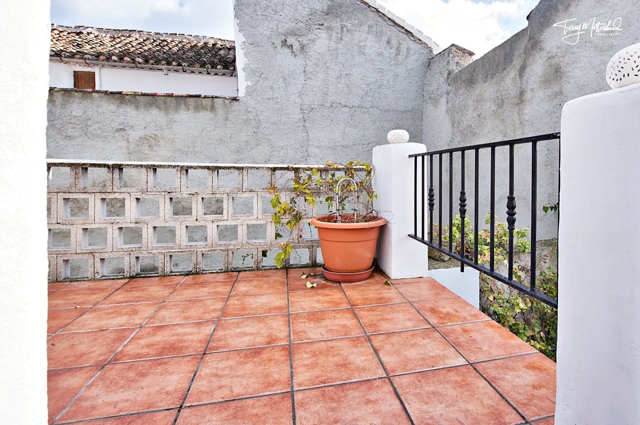 9 bedroom Guesthouse/B & B for sale in Alhama de Granada - € 499,999 (Ref: 9815077)