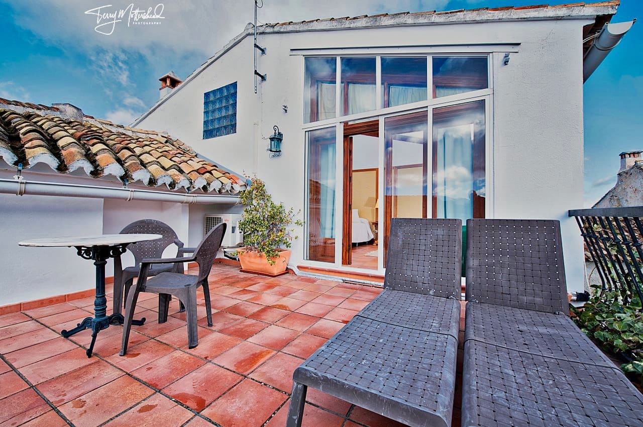 9 bedroom Guesthouse/B & B for sale in Alhama de Granada - € 499,999 (Ref: 9815077)
