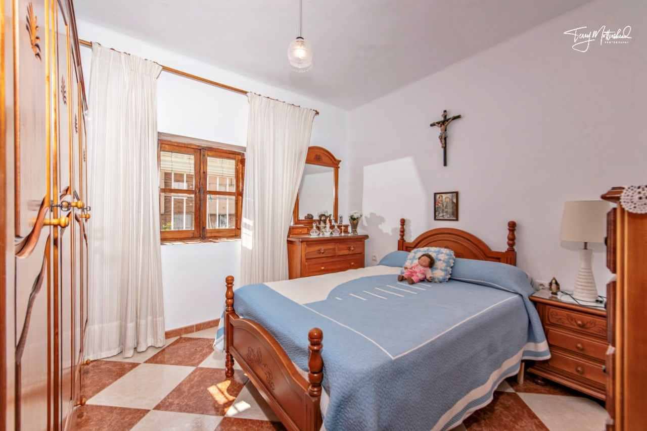 5 sypialnia Dom szeregowy na sprzedaż w Velez de Benaudalla z garażem - 299 950 € (Ref: 9816105)