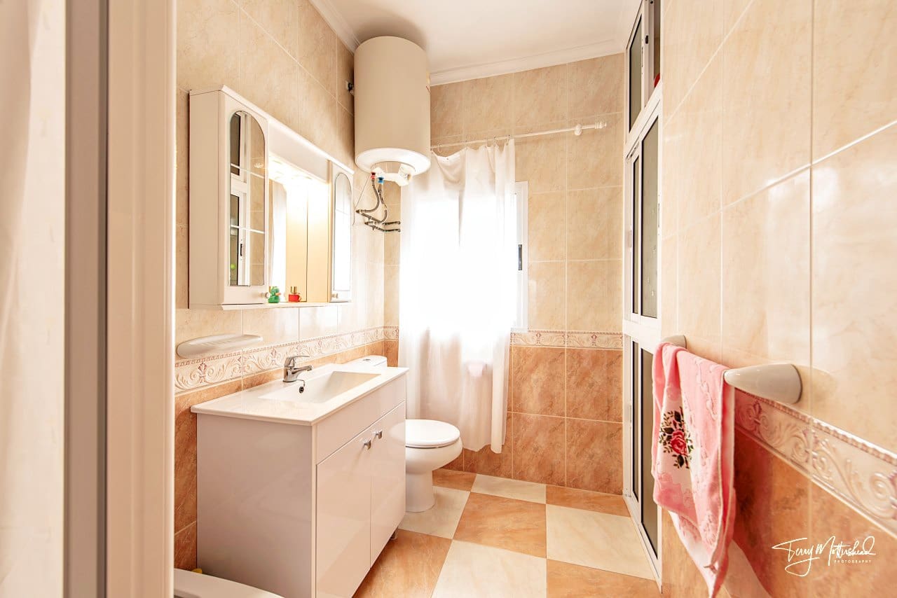 5 sypialnia Dom szeregowy na sprzedaż w Velez de Benaudalla z garażem - 299 950 € (Ref: 9816105)