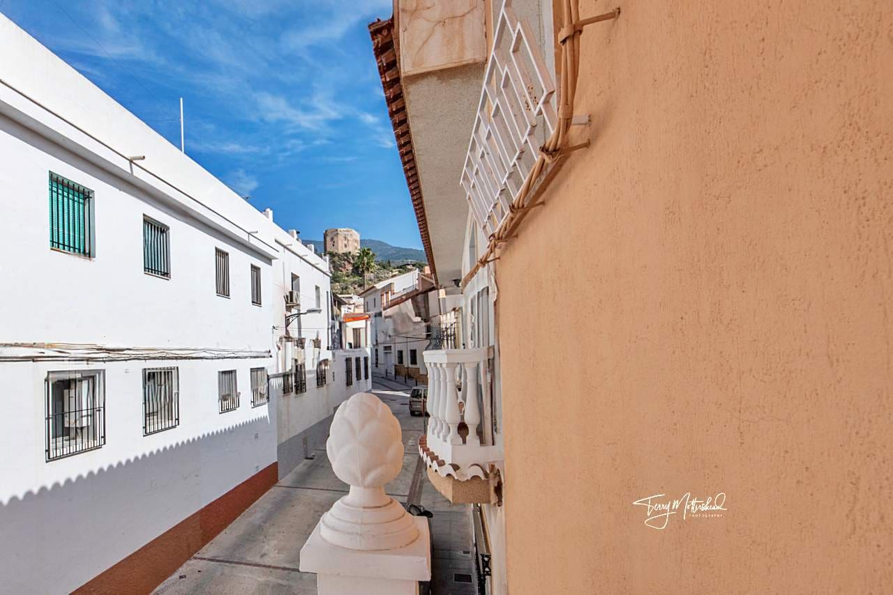 5 sypialnia Dom szeregowy na sprzedaż w Velez de Benaudalla z garażem - 299 950 € (Ref: 9816105)