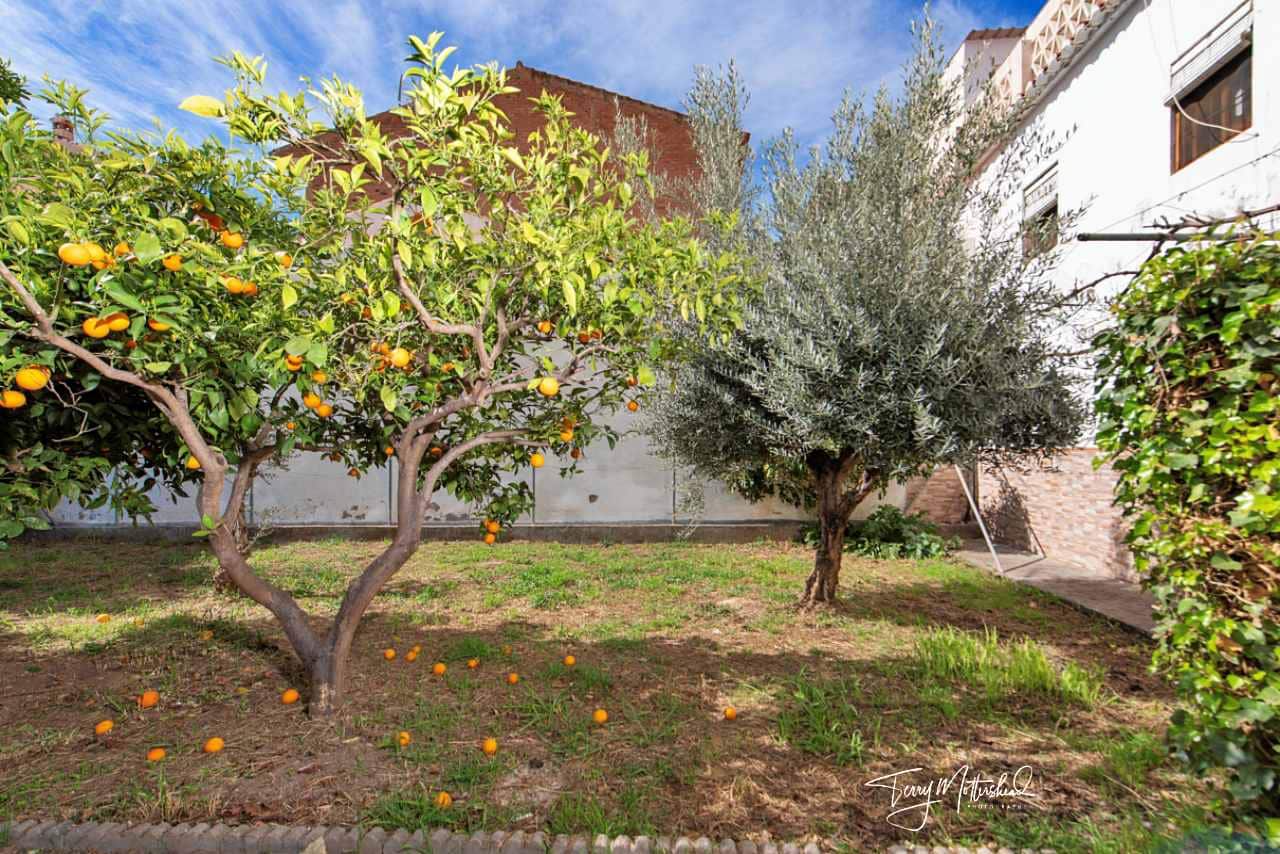 5 sypialnia Dom szeregowy na sprzedaż w Velez de Benaudalla z garażem - 299 950 € (Ref: 9816105)