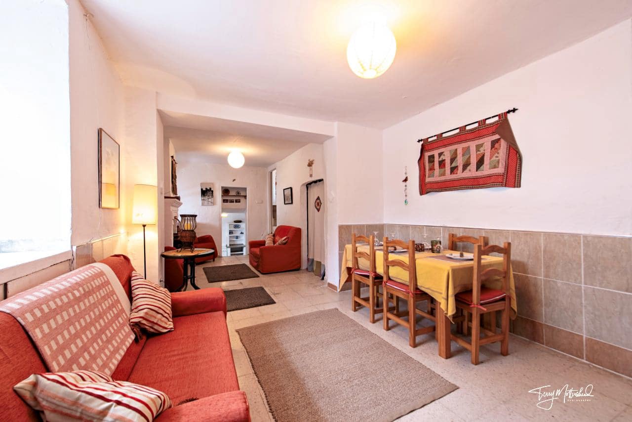 3 slaapkamer Huis te koop in Arenas del Rey - € 69.950 (Ref: 9816227)