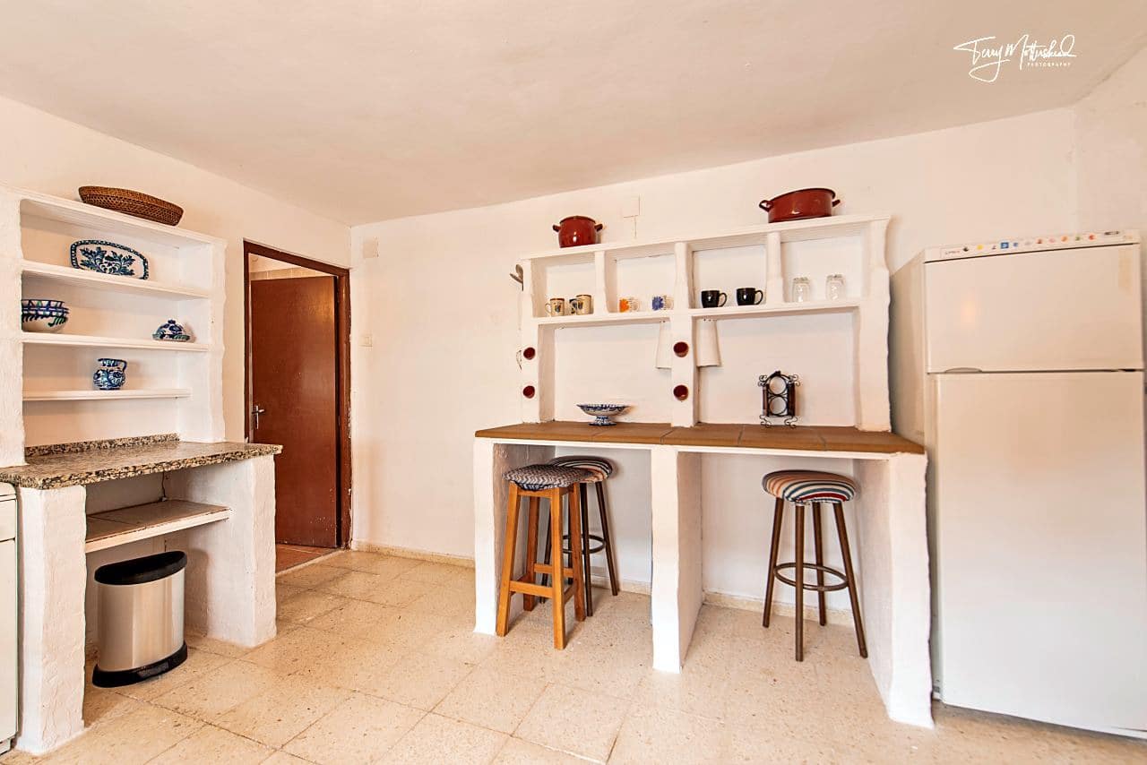 3 slaapkamer Huis te koop in Arenas del Rey - € 69.950 (Ref: 9816227)