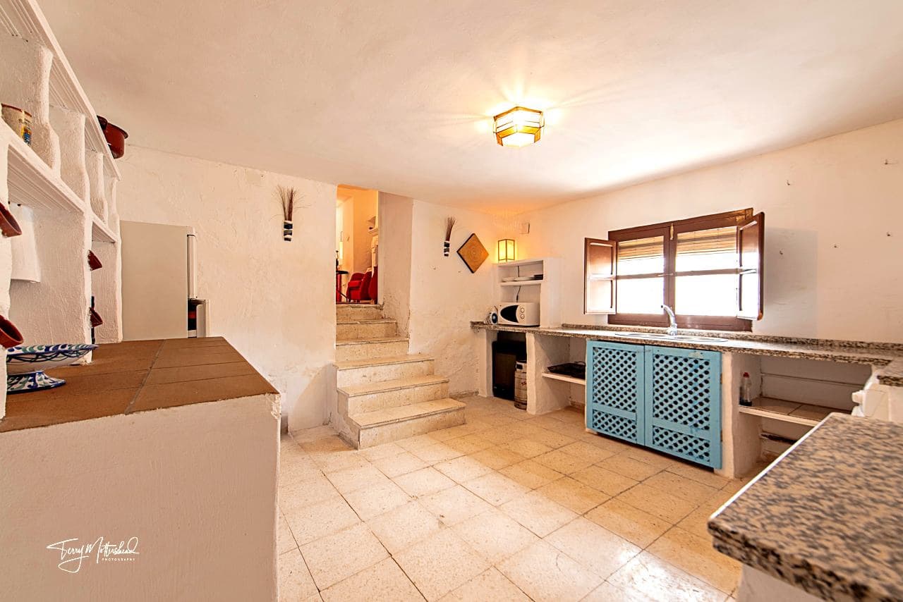 3 slaapkamer Huis te koop in Arenas del Rey - € 69.950 (Ref: 9816227)