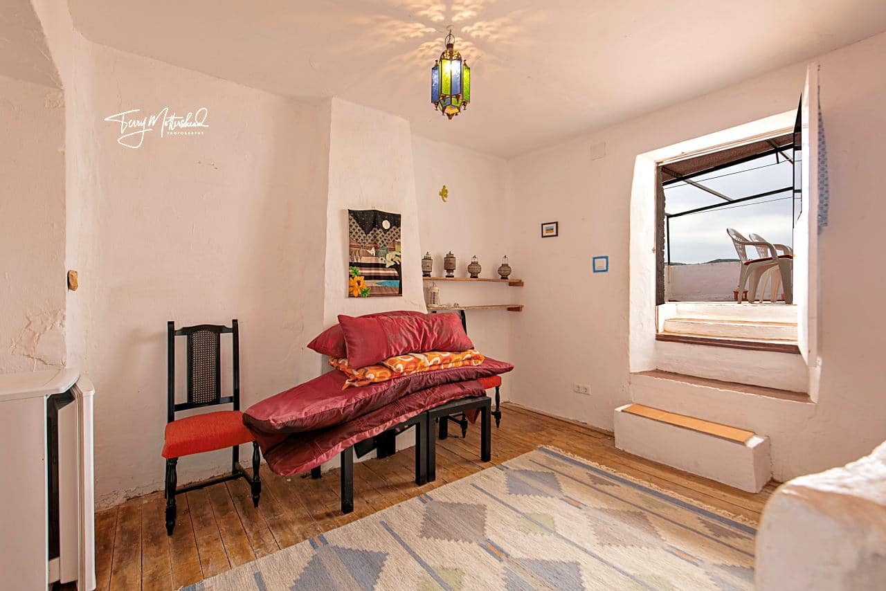 3 slaapkamer Huis te koop in Arenas del Rey - € 69.950 (Ref: 9816227)