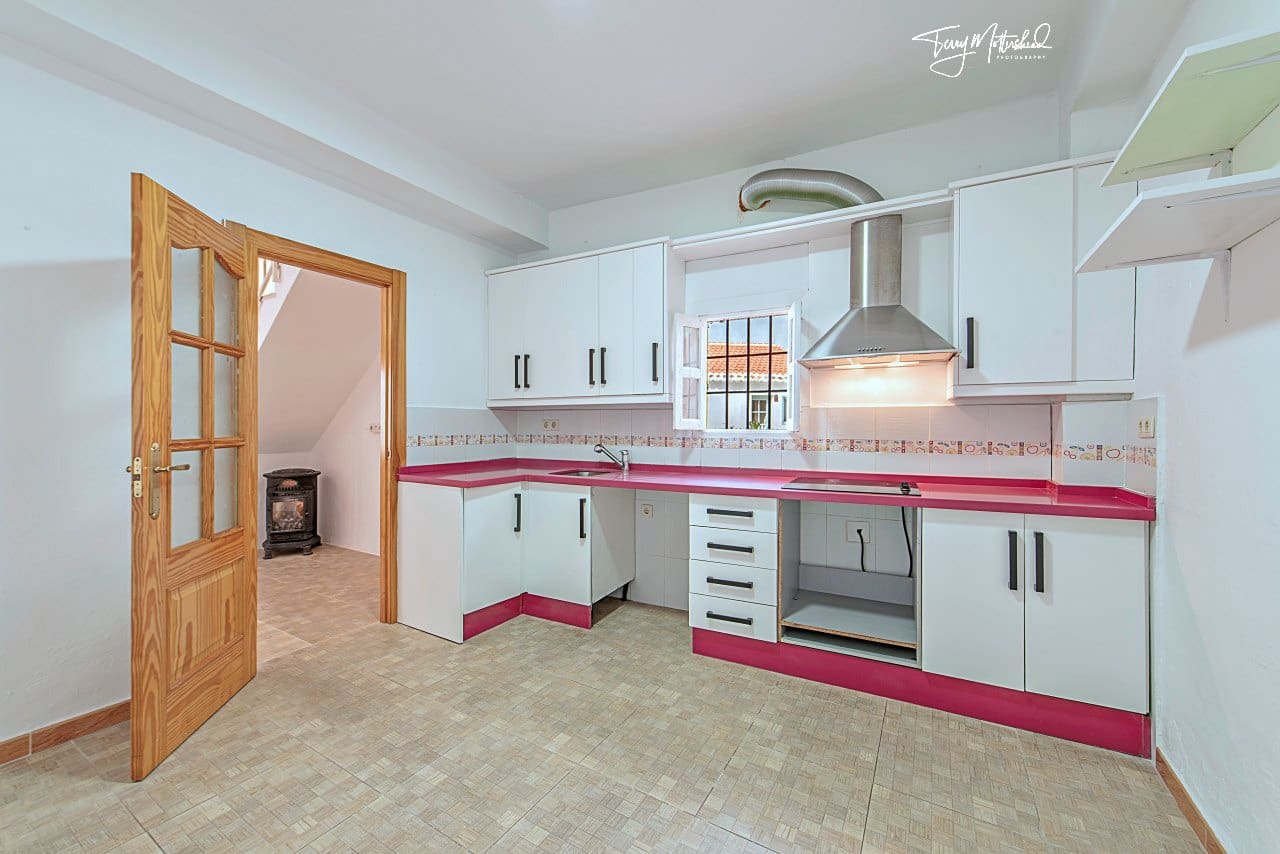 2 slaapkamer Huis te koop in Velez de Benaudalla - € 89.500 (Ref: 9816228)