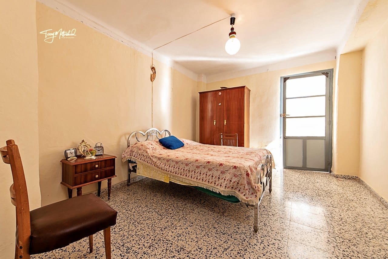 4 slaapkamer Huis te koop in Alhama de Granada - € 79.950 (Ref: 9816258)