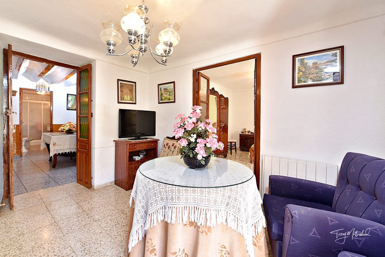 4 slaapkamer Huis te koop in Alhama de Granada met garage - € 89.950 (Ref: 9816303)