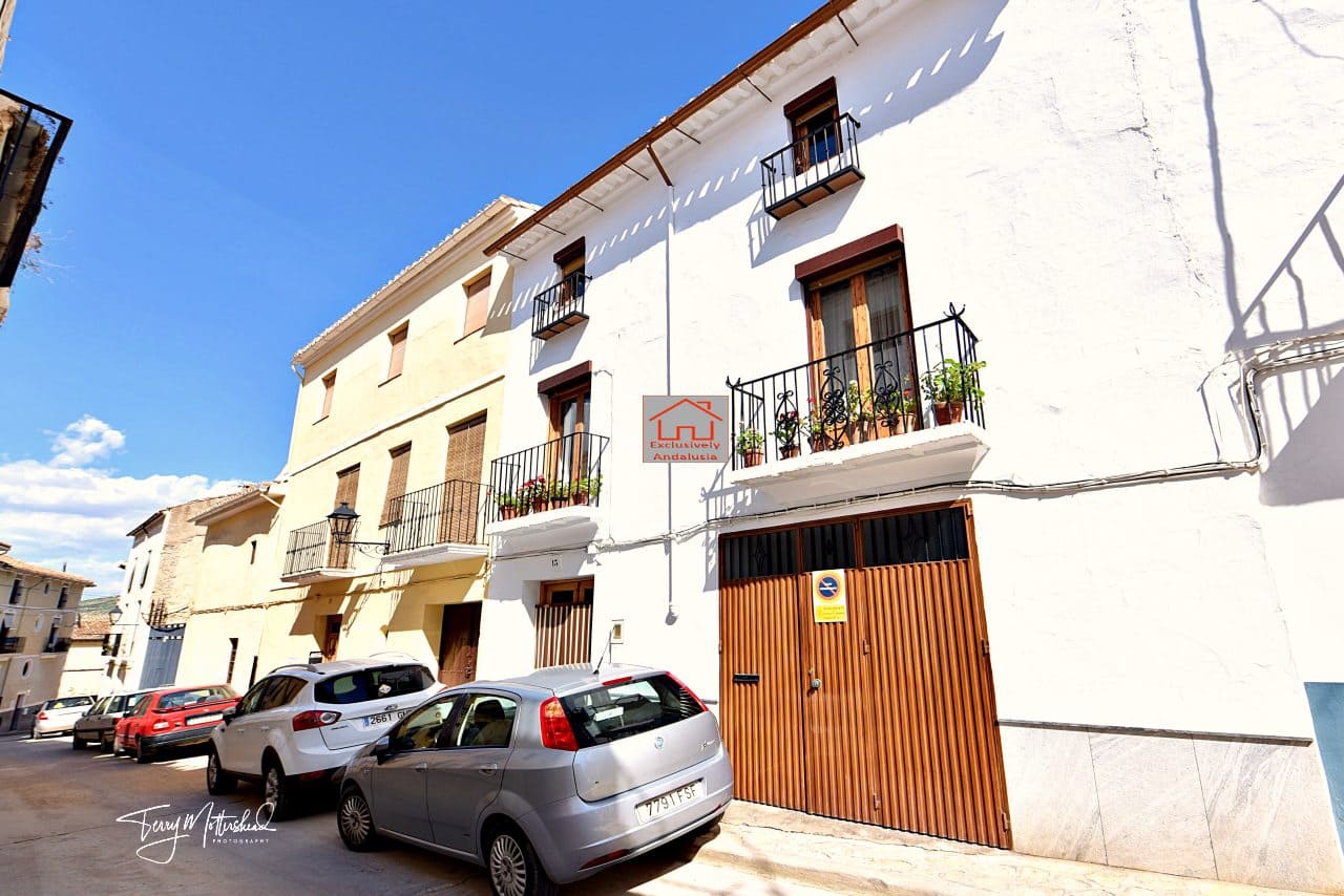 4 slaapkamer Huis te koop in Alhama de Granada met garage - € 89.950 (Ref: 9816303)
