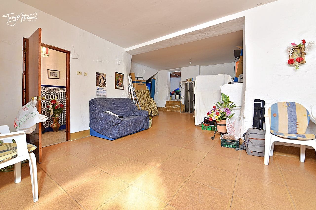 4 slaapkamer Huis te koop in Alhama de Granada met garage - € 89.950 (Ref: 9816303)