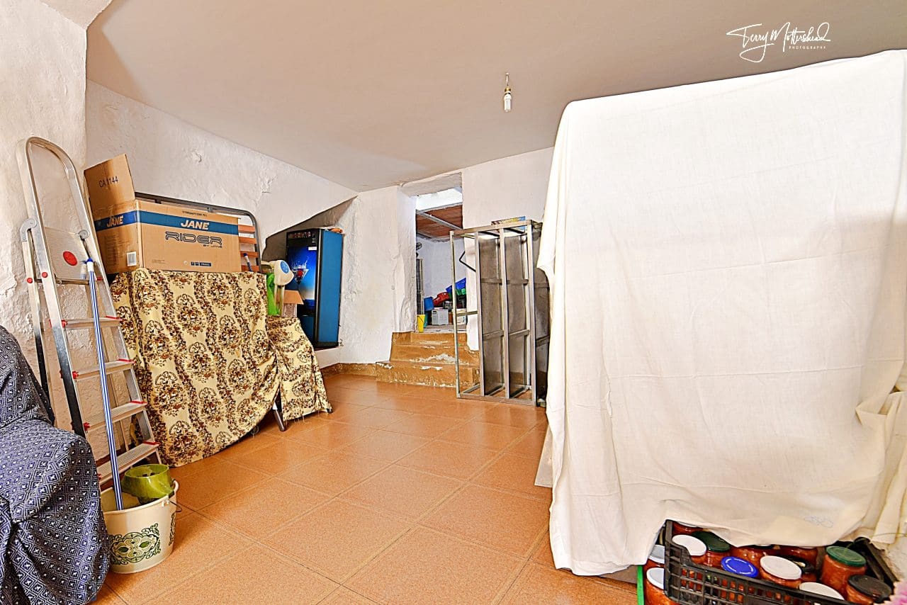 4 slaapkamer Huis te koop in Alhama de Granada met garage - € 89.950 (Ref: 9816303)