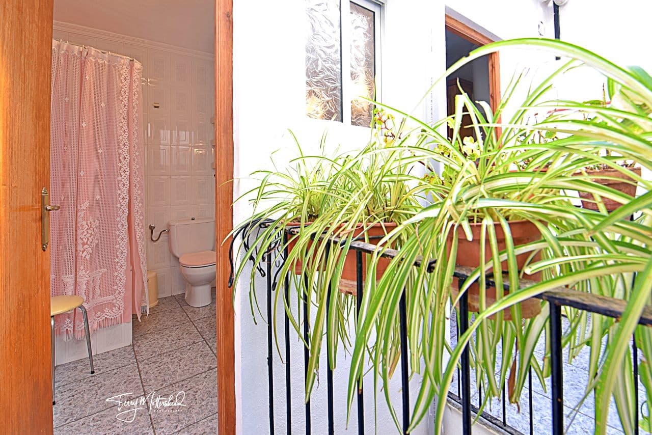 4 slaapkamer Huis te koop in Alhama de Granada met garage - € 89.950 (Ref: 9816303)