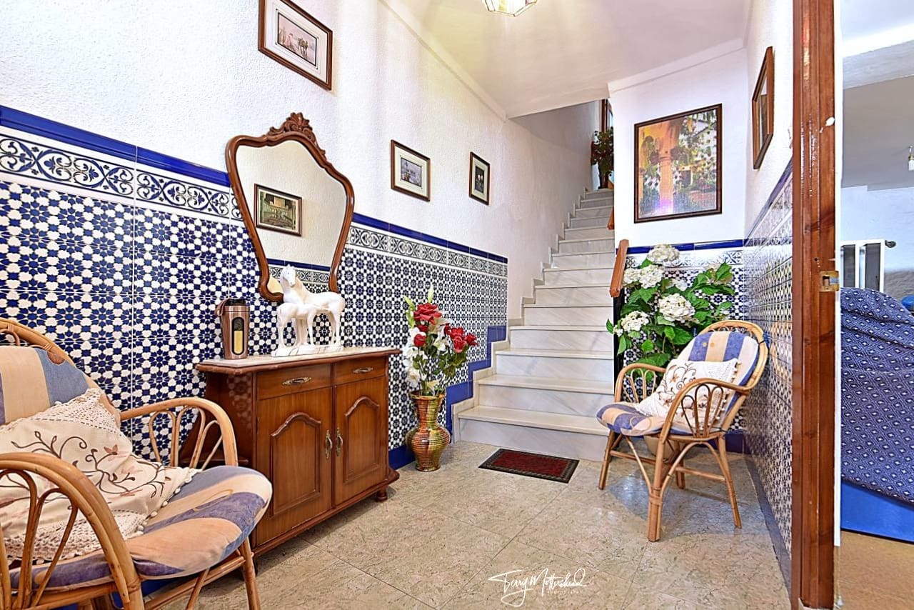 4 slaapkamer Huis te koop in Alhama de Granada met garage - € 89.950 (Ref: 9816303)