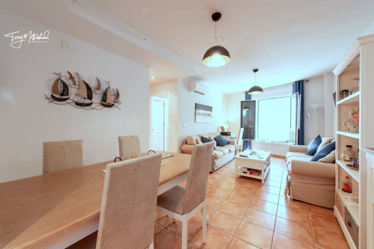 2 bedroom Apartment for sale in Velez de Benaudalla with garage - € 119,000 (Ref: 9834188)