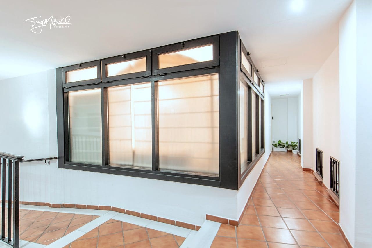 2 bedroom Apartment for sale in Velez de Benaudalla with garage - € 119,000 (Ref: 9834188)