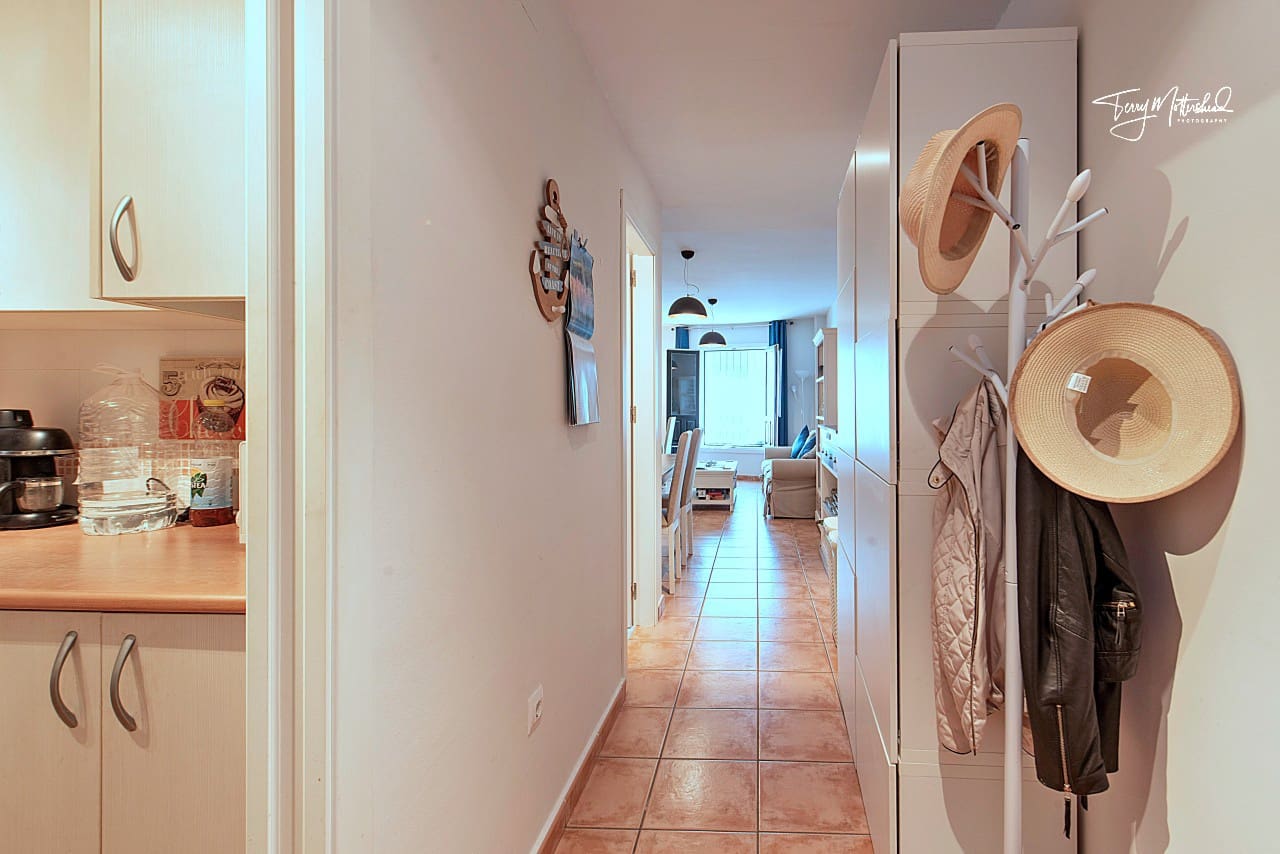 2 bedroom Apartment for sale in Velez de Benaudalla with garage - € 119,000 (Ref: 9834188)