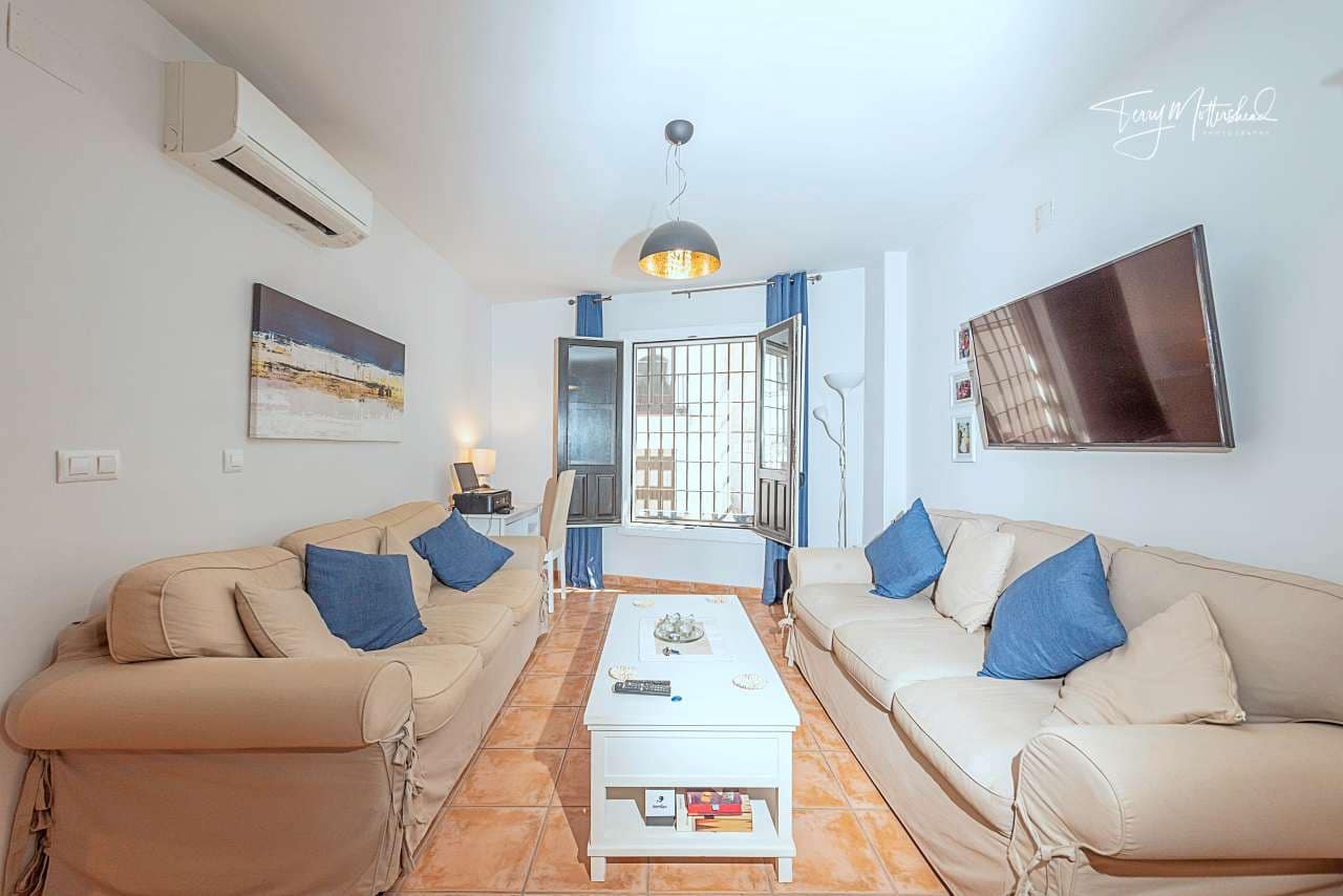 2 bedroom Apartment for sale in Velez de Benaudalla with garage - € 119,000 (Ref: 9834188)