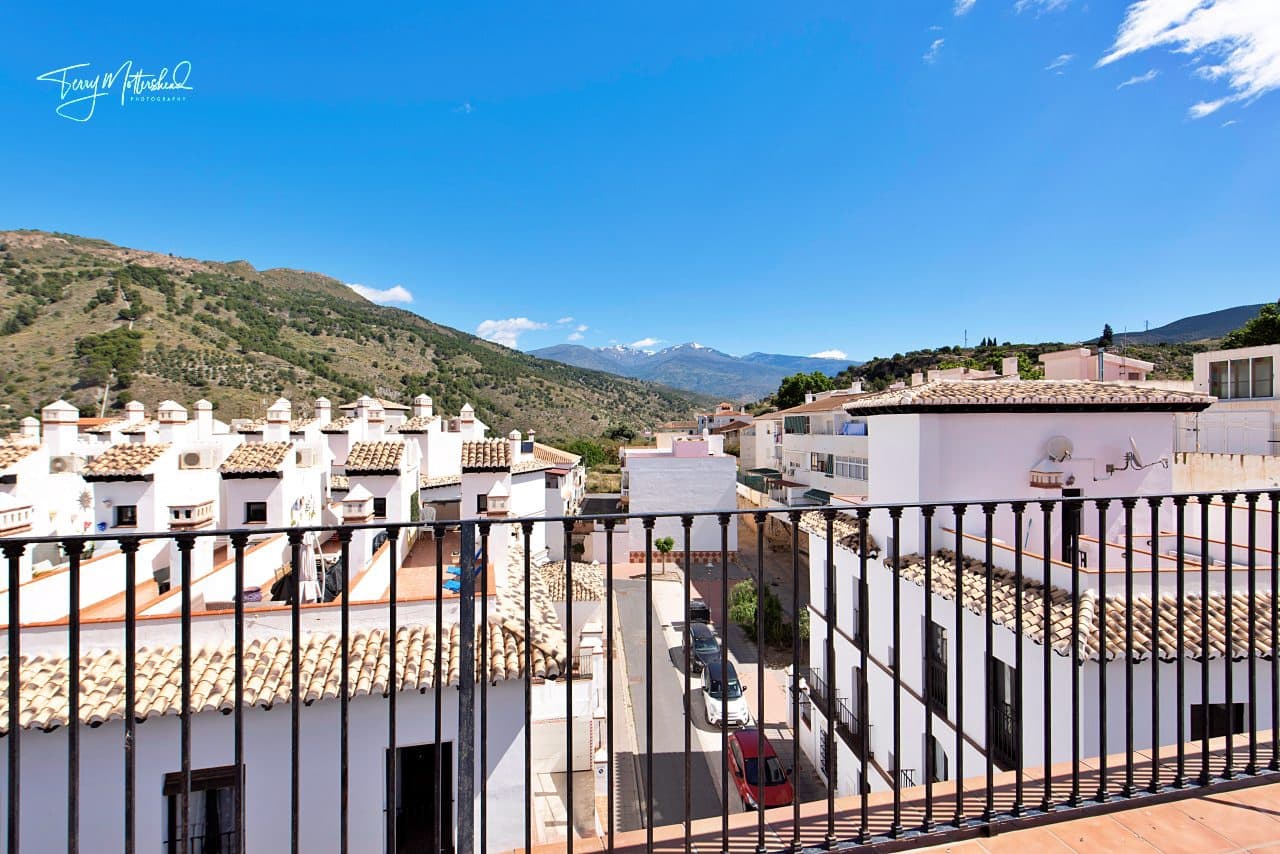 2 bedroom Apartment for sale in Velez de Benaudalla with garage - € 119,000 (Ref: 9834188)