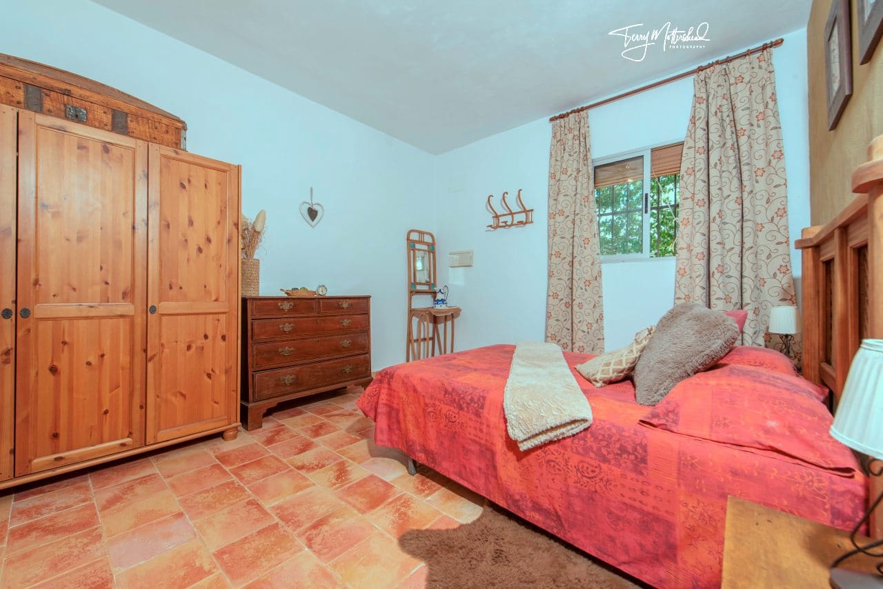 5 sovrum Finca/Hus på landet till salu i Riofrio med pool garage - 299 000 € (Ref: 9836704)