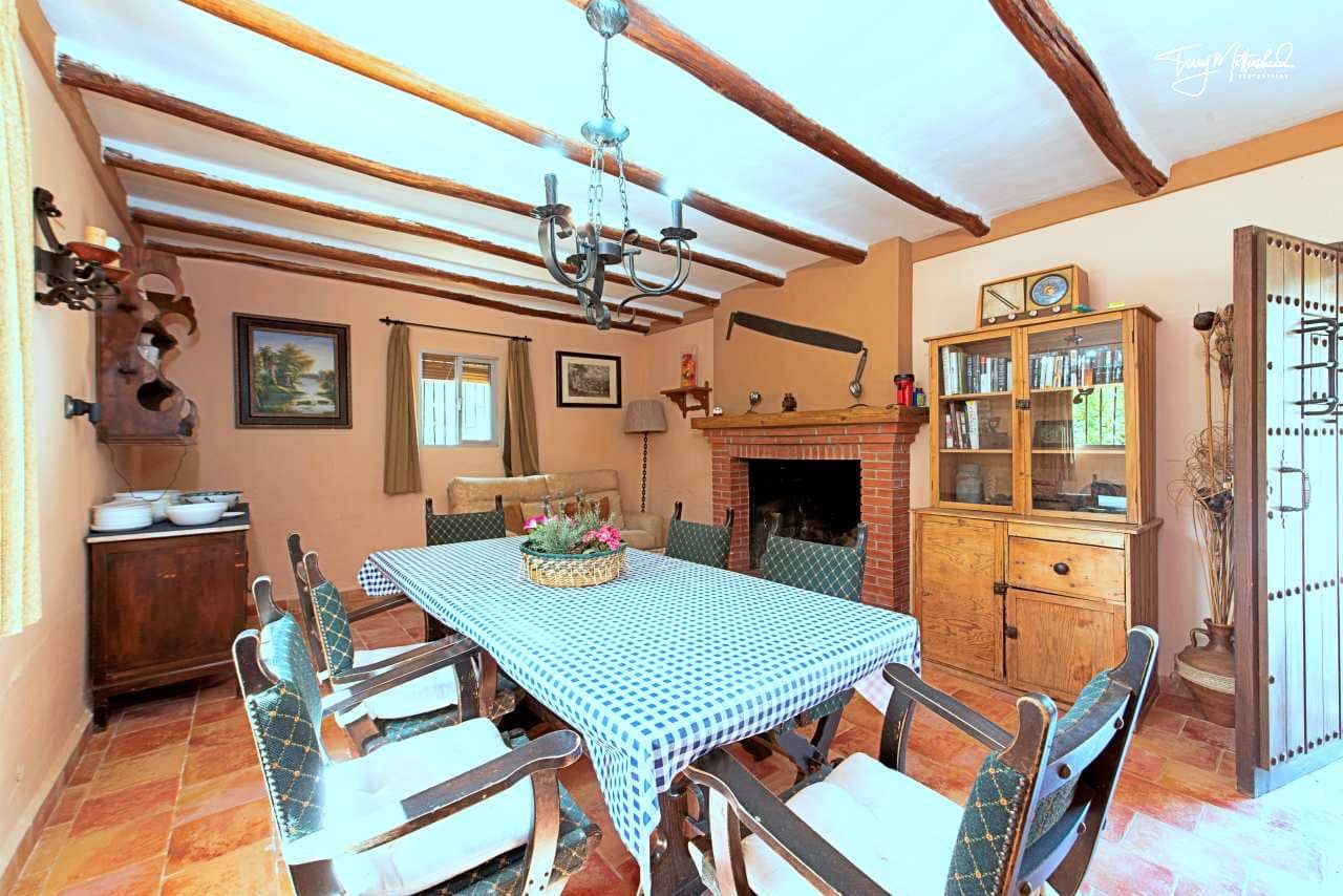 5 sovrum Finca/Hus på landet till salu i Riofrio med pool garage - 299 000 € (Ref: 9836704)