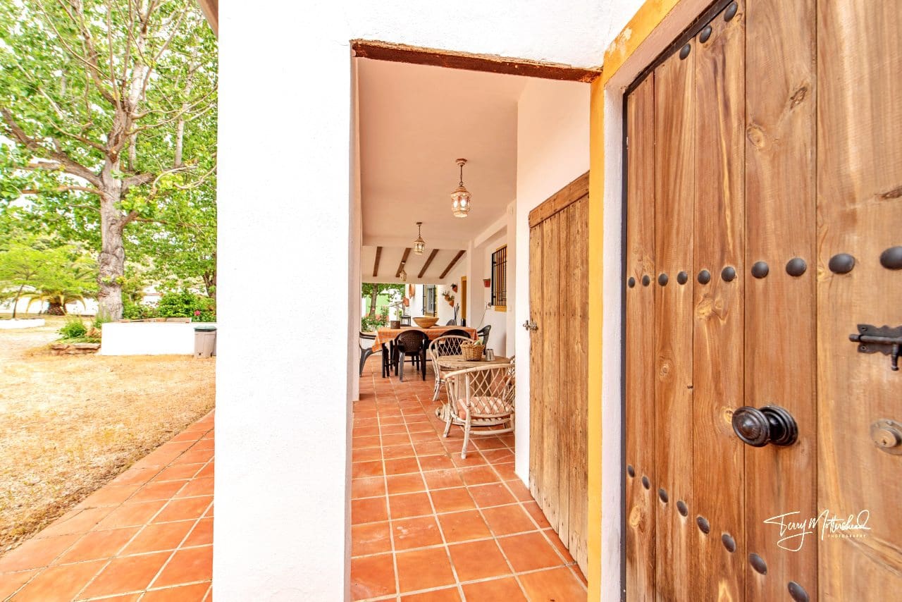 5 sovrum Finca/Hus på landet till salu i Riofrio med pool garage - 299 000 € (Ref: 9836704)