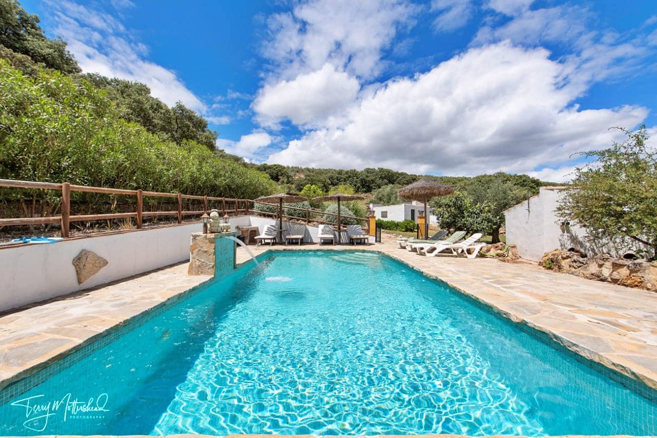 5 sovrum Finca/Hus på landet till salu i Riofrio med pool garage - 299 000 € (Ref: 9836704)