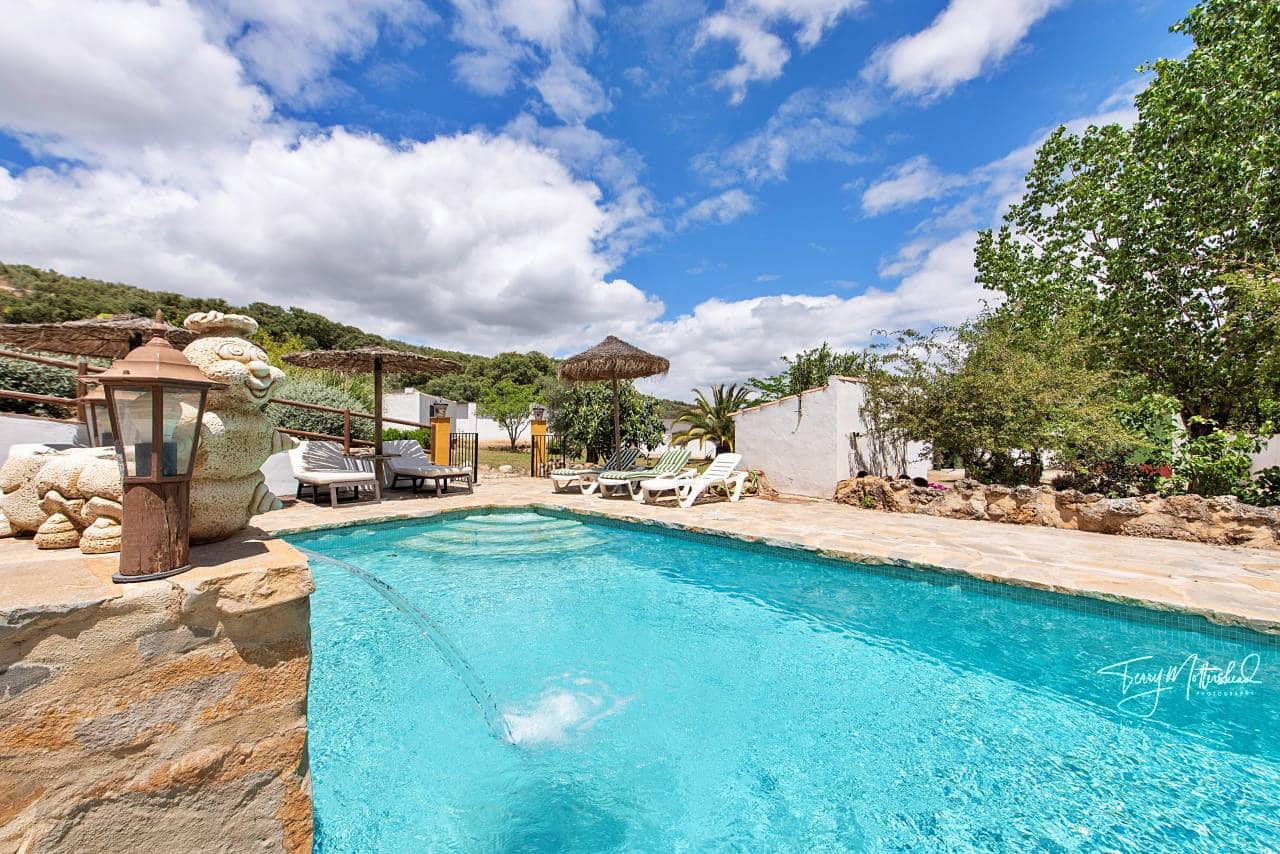 5 sovrum Finca/Hus på landet till salu i Riofrio med pool garage - 299 000 € (Ref: 9836704)
