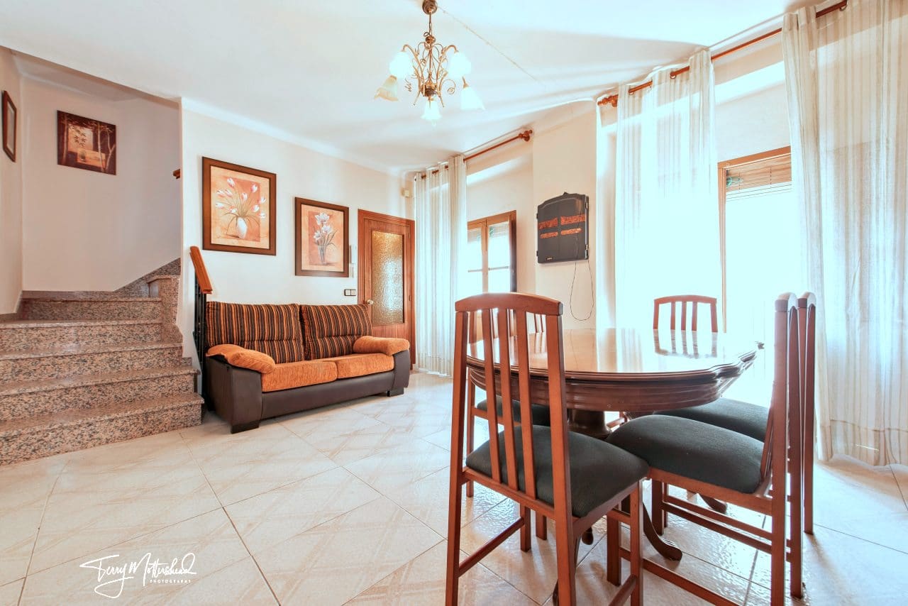 3 soveværelse Byhus til salg i Alhama de Granada - € 145.000 (Ref: 9936751)
