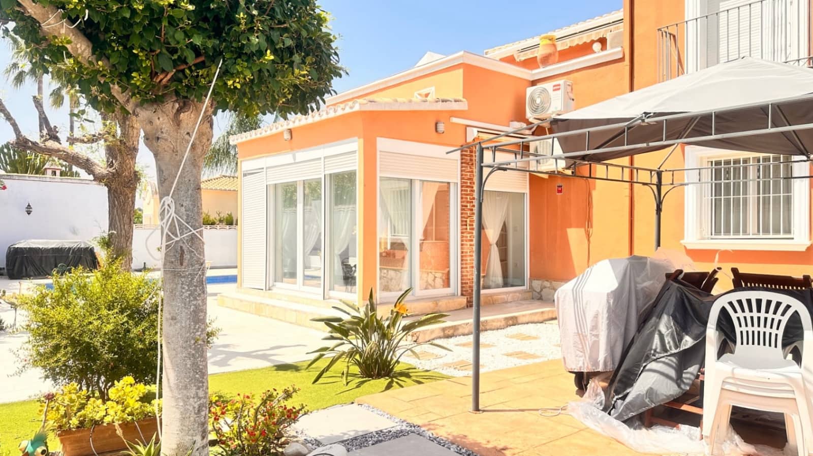 3 sypialnia Willa na sprzedaż w Denia z basenem garażem - 742 000 € (Ref: 10009994)