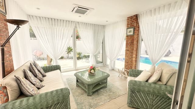 3 bedroom Villa for sale in El Montgó, Dénia with pool garage - € 742,000 (Ref: 10009994)