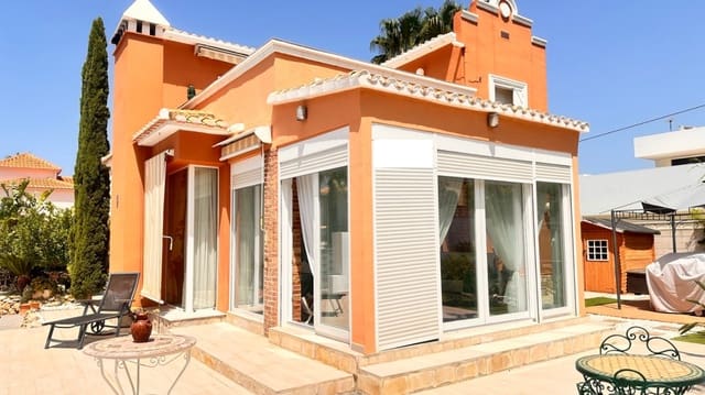 3 bedroom Villa for sale in El Montgó, Dénia with pool garage - € 742,000 (Ref: 10009994)