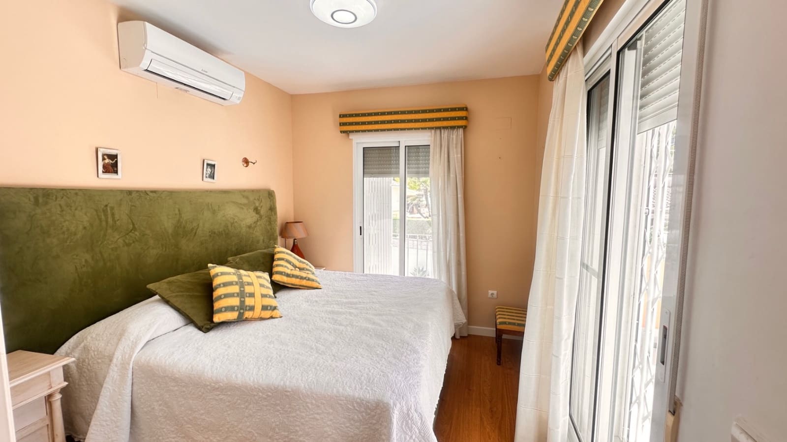 3 sypialnia Willa na sprzedaż w Denia z basenem garażem - 742 000 € (Ref: 10009994)
