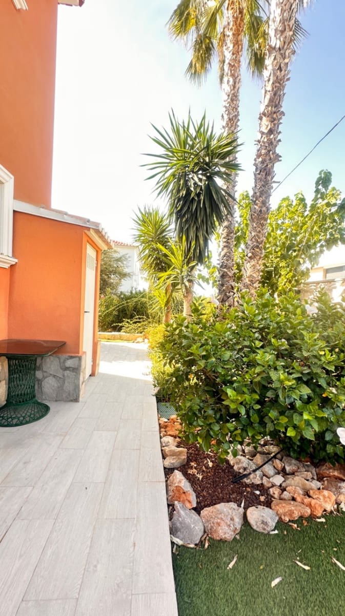 3 sypialnia Willa na sprzedaż w Denia z basenem garażem - 742 000 € (Ref: 10009994)