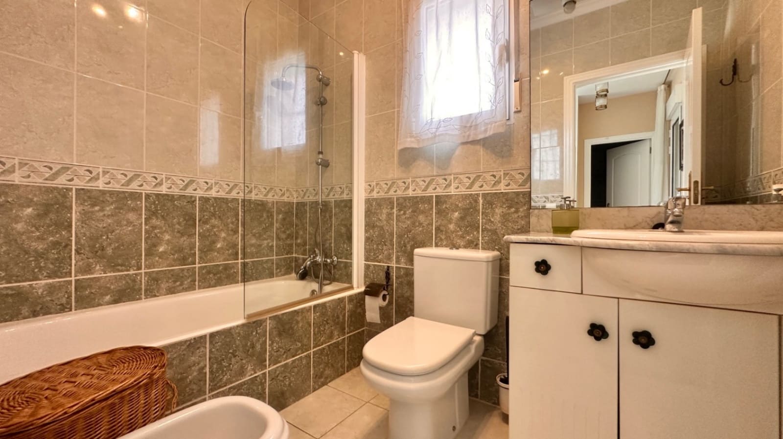 3 sypialnia Willa na sprzedaż w Denia z basenem garażem - 742 000 € (Ref: 10009994)
