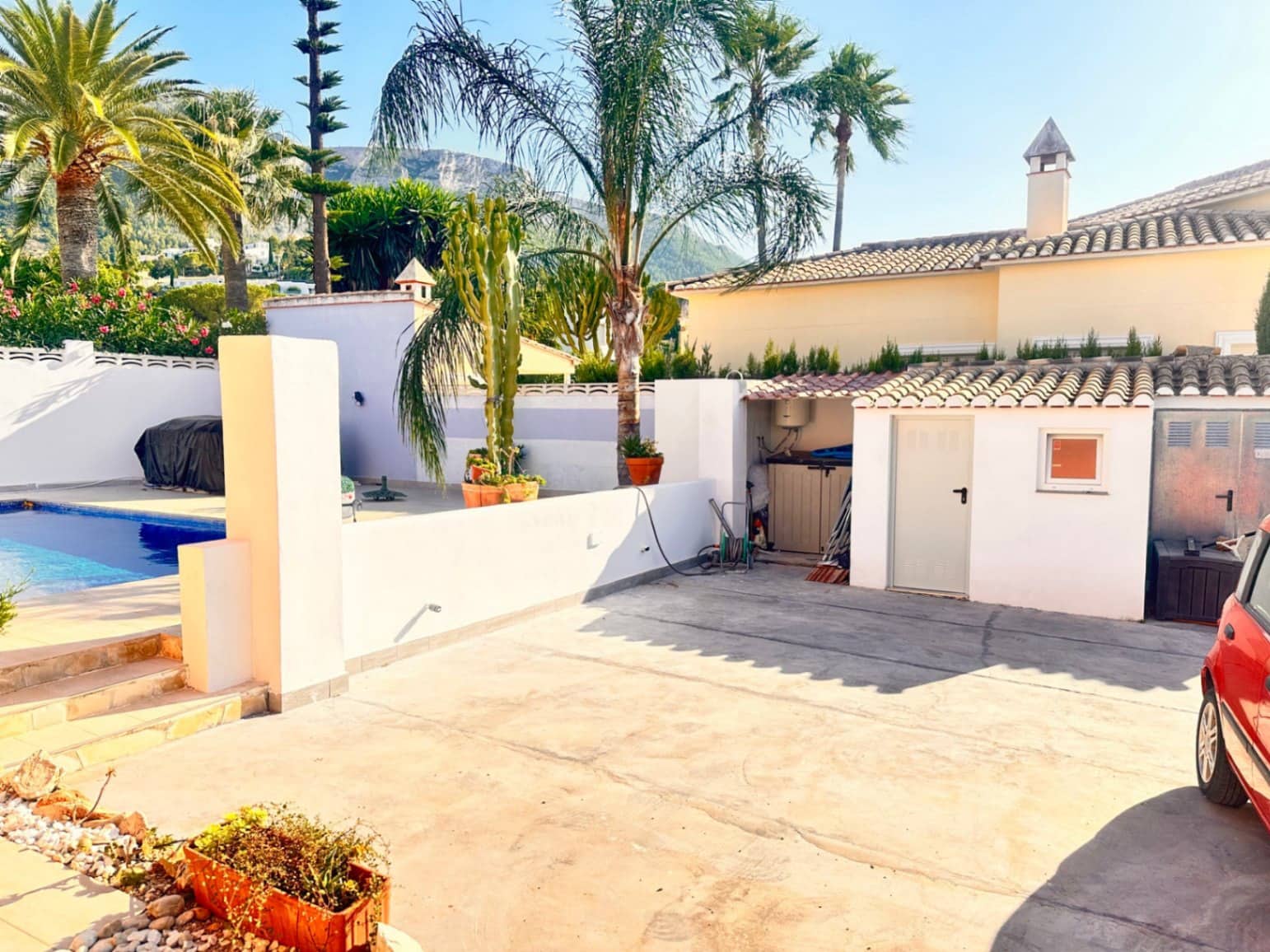3 sypialnia Willa na sprzedaż w Denia z basenem garażem - 742 000 € (Ref: 10009994)