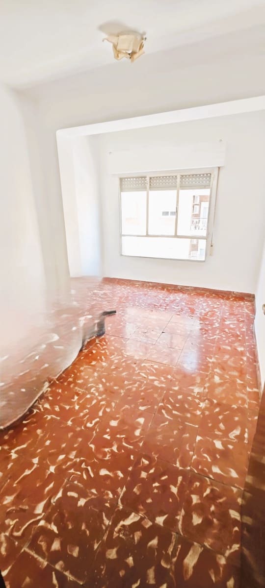 Piso de 4 habitaciones en Dénia en venta con garaje - 189.000 € (Ref: 10010005)