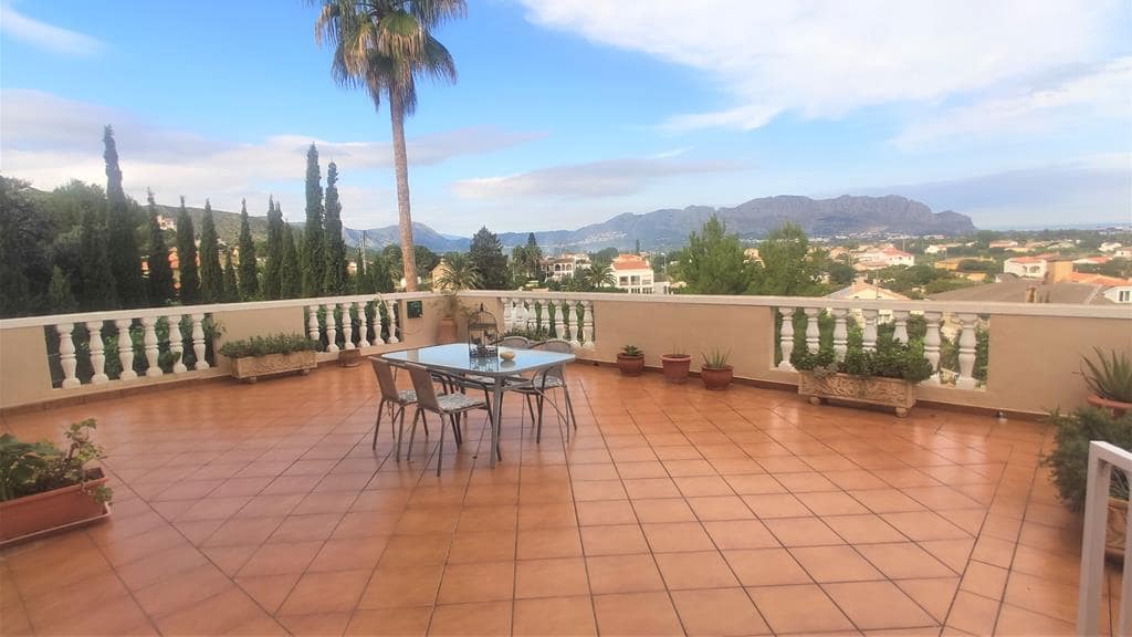5 bedroom Finca/Country House for sale in Pedreguer with garage - € 580,000 (Ref: 10010012)